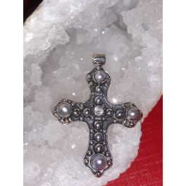 Pendentif "croix" avec topaze et perles, 4.0cm